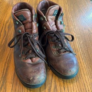 Vintage Vasque Sundowners - Made in Italy - Size 8.5